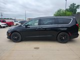 Used 2022 Chrysler Voyager LX image 2