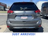 Used 2017 Nissan Rogue SV image 4