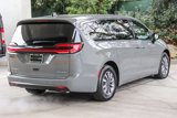 Used 2018 Chrysler Pacifica Touring-L image 6
