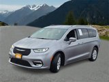 Used 2021 Chrysler Pacifica Touring-L image 3