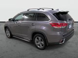 Used 2019 Toyota Highlander AWD V6 image 2