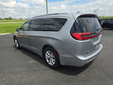 Used 2021 Chrysler Pacifica Touring-L image 3
