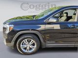 Used 2023 GMC Terrain SLE image 2