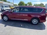 Used 2018 Chrysler Pacifica Touring-L image 2