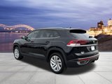 Used 2022 Volkswagen Atlas Cross Sport SE image 3
