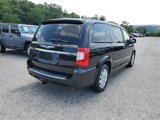 Used 2011 Chrysler Town & Country Touring-L w/ Driver Convenience Group image 4
