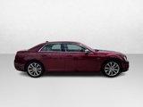 Used 2019 Chrysler 300 Touring w/ Chrome Appearance Package image 4