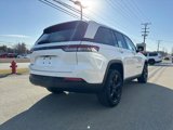 Used 2023 Jeep Grand Cherokee Altitude image 3