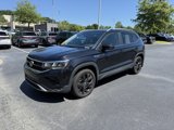 Used 2022 Volkswagen Taos SE image 2