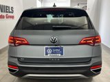 Certified 2024 Volkswagen Taos SE w/ Panoramic Sunroof Package image 5