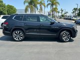 Used 2022 Volkswagen Atlas SEL Premium image 3
