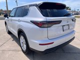 New 2025 Mitsubishi Outlander ES image 5