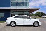 Used 2018 Volkswagen Passat 2.0T SE w/ SE Lighting Package image 2