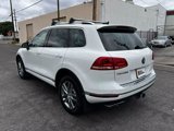 Used 2015 Volkswagen Touareg Sport image 5