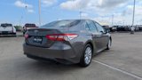 Used 2018 Toyota Camry LE image 3
