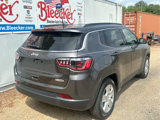 Used 2022 Jeep Compass Latitude image 3