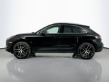 Certified 2024 Porsche Macan image 2