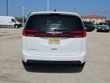 New 2025 Chrysler Pacifica Select image 4