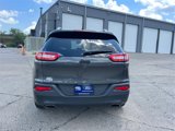 Used 2017 Jeep Cherokee Latitude w/ Comfort/Convenience Group image 4