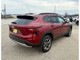 Used 2025 Chevrolet Trax LT w/ Sunroof Package image 4