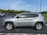 Used 2022 Jeep Compass Latitude image 2
