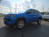 Used 2022 Jeep Compass Latitude image 3