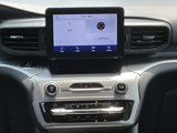 Used 2021 Ford Explorer XLT image 3