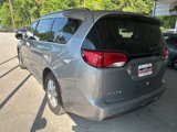 Used 2019 Chrysler Pacifica Touring-L image 4
