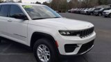 Used 2023 Jeep Grand Cherokee Laredo image 6