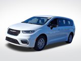 New 2025 Chrysler Pacifica Select image 3