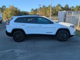 Used 2023 Jeep Cherokee Altitude Lux image 2