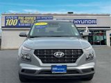 Certified 2022 Hyundai Venue SE image 2