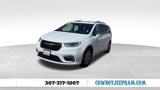 Used 2022 Chrysler Pacifica Limited image 1