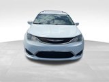 Used 2018 Chrysler Pacifica Touring-L image 2