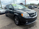 Used 2017 Dodge Grand Caravan SXT image 3