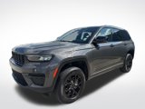 Used 2024 Jeep Grand Cherokee Altitude image 4
