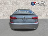 Certified 2022 Volkswagen Passat 2.0T SE image 5