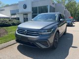 Certified 2022 Volkswagen Tiguan SE image 2