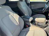 Used 2017 Hyundai Santa Fe SE image 4