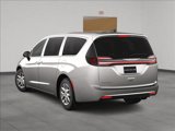 New 2025 Chrysler Pacifica Select image 4