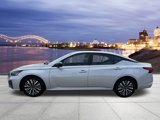 Used 2024 Nissan Altima 2.5 SV image 2