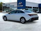 New 2025 Hyundai Elantra SE image 4