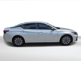 Used 2024 Nissan Altima 2.5 SV image 2