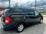 Used 2008 Chrysler Town & Country Touring image 4