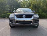 Used 2010 Volkswagen Touareg TDI image 5