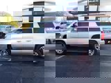 Used 2019 Chevrolet Suburban LT image 2