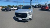 Used 2022 GMC Terrain SLE w/ Driver Convenience Package image 3