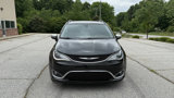 Used 2017 Chrysler Pacifica Limited w/ UConnect Theater Package image 2