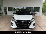 Used 2023 Nissan Kicks SR image 2