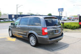 Used 2016 Chrysler Town & Country Touring-L image 6